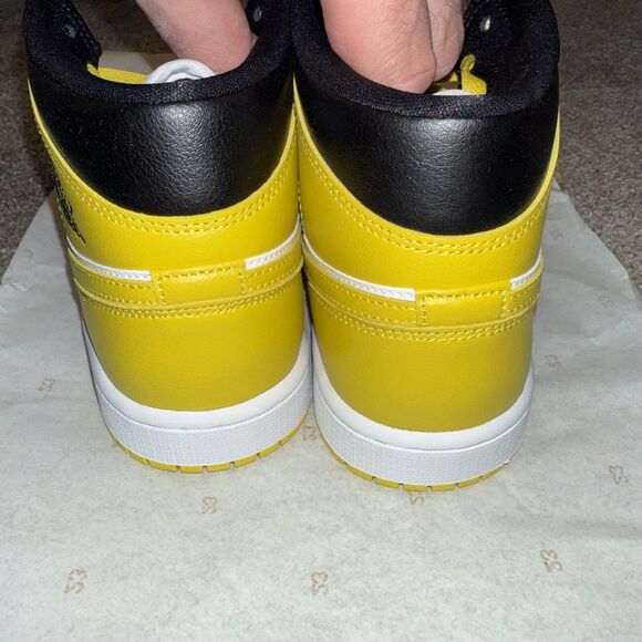 Nike Air Jordan 1 Mid Vivid Sulfur Yellow White BQ6472-170 Unisex Wmns Size 8.5 - Picture 4 of 7
